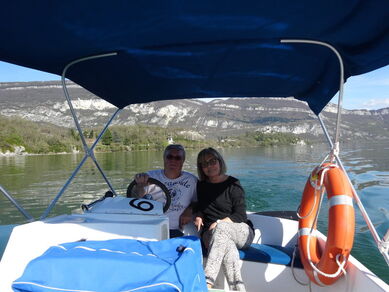 Boat Rentals without a Licence - Bateau Bleu du Canal